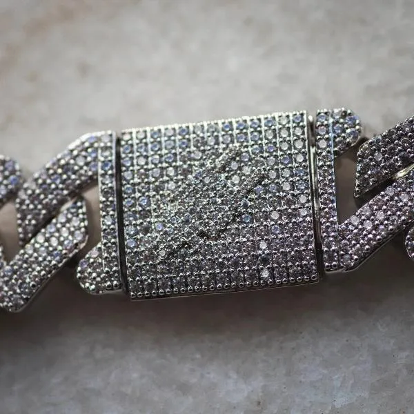 Diamond Straight Edge Cuban Link Chain (18mm) in White Gold