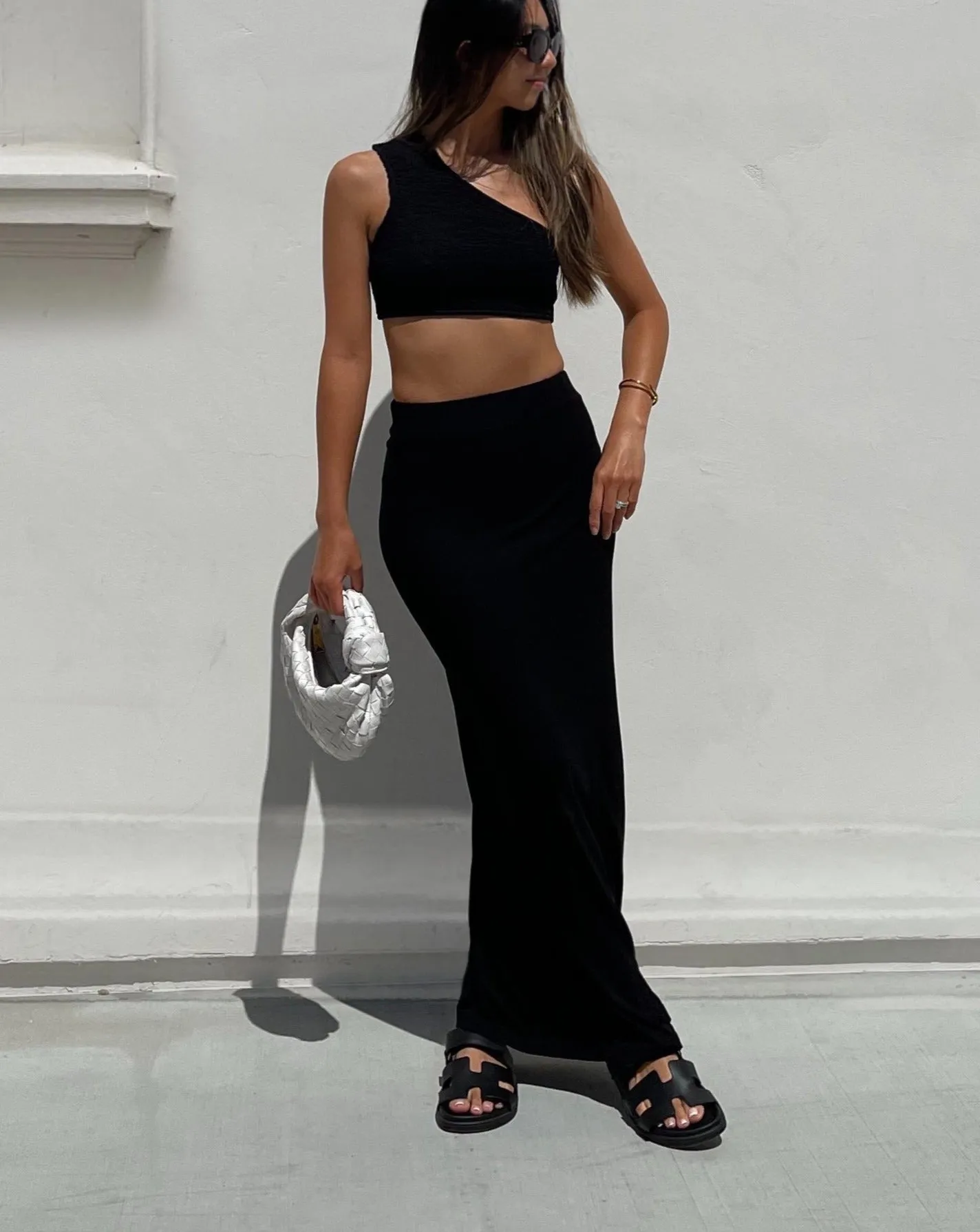 Elastic Waist Midi Skirt in Black