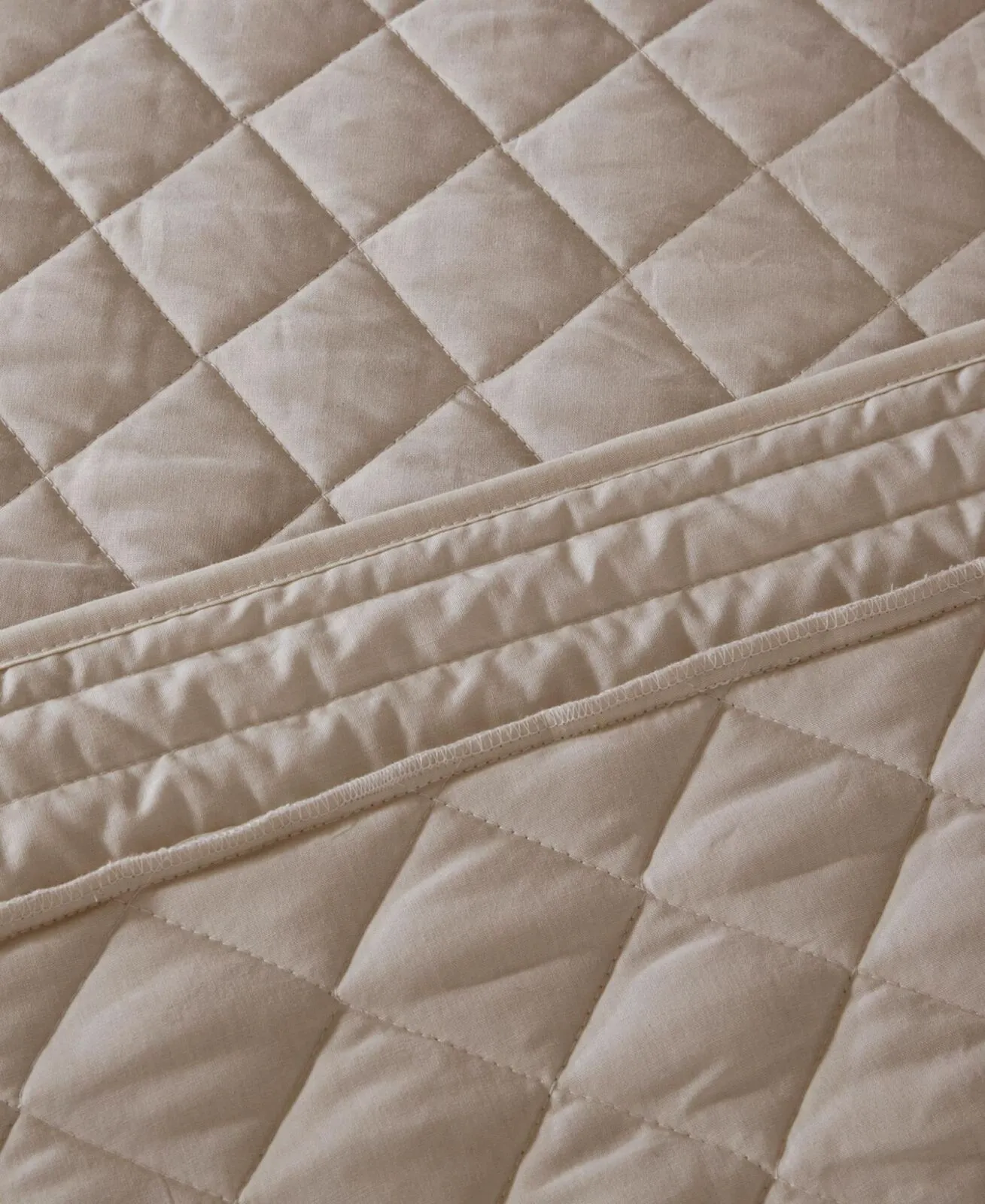 Madison Park Breanna Quilted 4-Pc. Bedspread Set Diamond Khaki Brown Queen