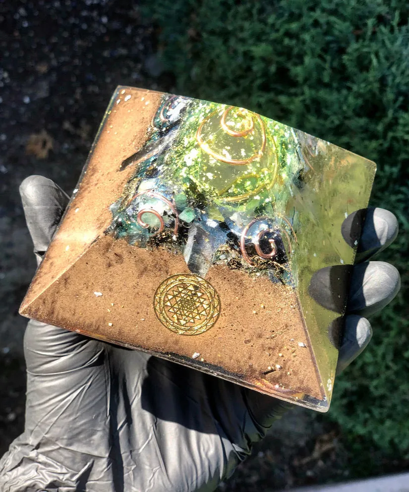 The “Family Pack” - 8-Sided Radionics Large Giza  (15 Hz), 6 Towerbusters, Smart Meter & Wi-Fi/Microwave Shields, 1 Amulet, 2 phone shields & 3 Freebies, 6 for repeat buyer ($243 in savings!)