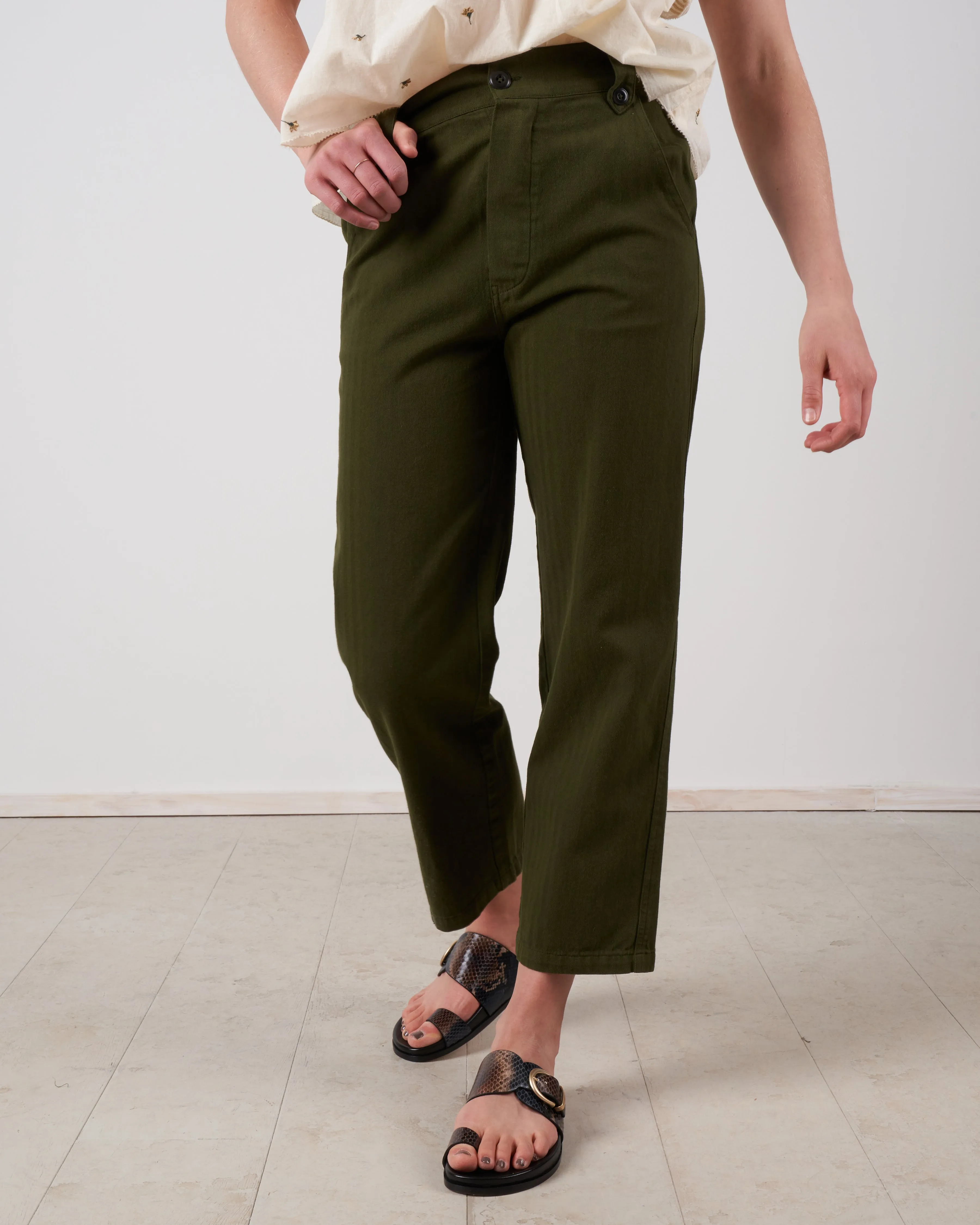 the highwaist trouser - army