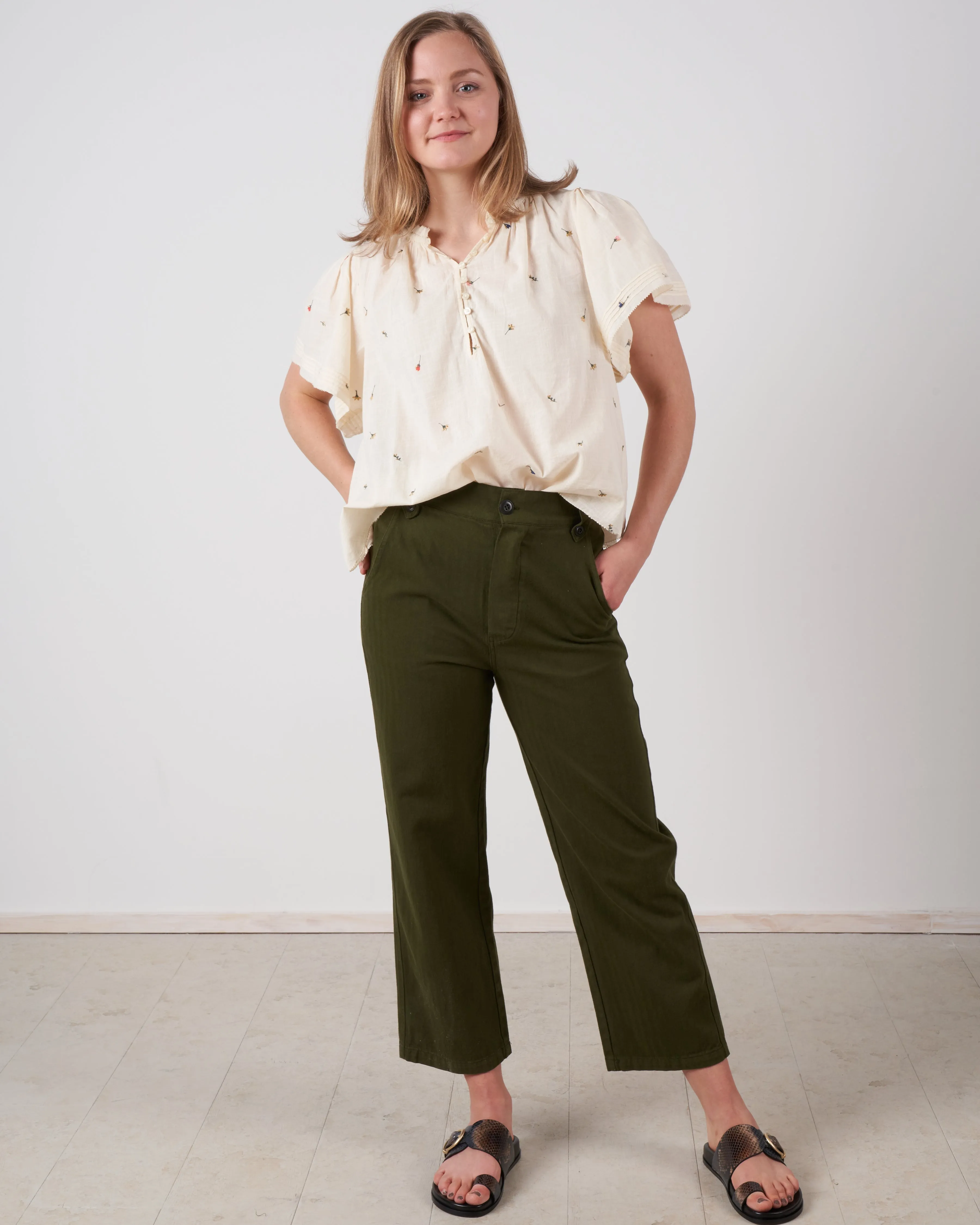 the highwaist trouser - army