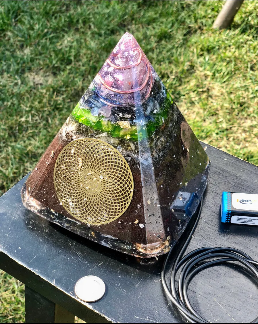 The "Nubian Chakra Equalizer" - 8 Sided, 15Hz or 30k Hz Radionics Orgone Pyramid   Tensor Ring