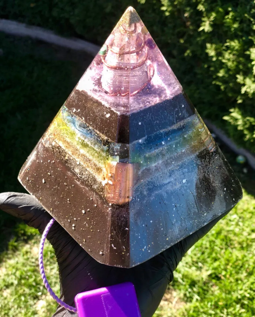 The "Nubian Chakra Equalizer" - 8 Sided, 15Hz or 30k Hz Radionics Orgone Pyramid   Tensor Ring