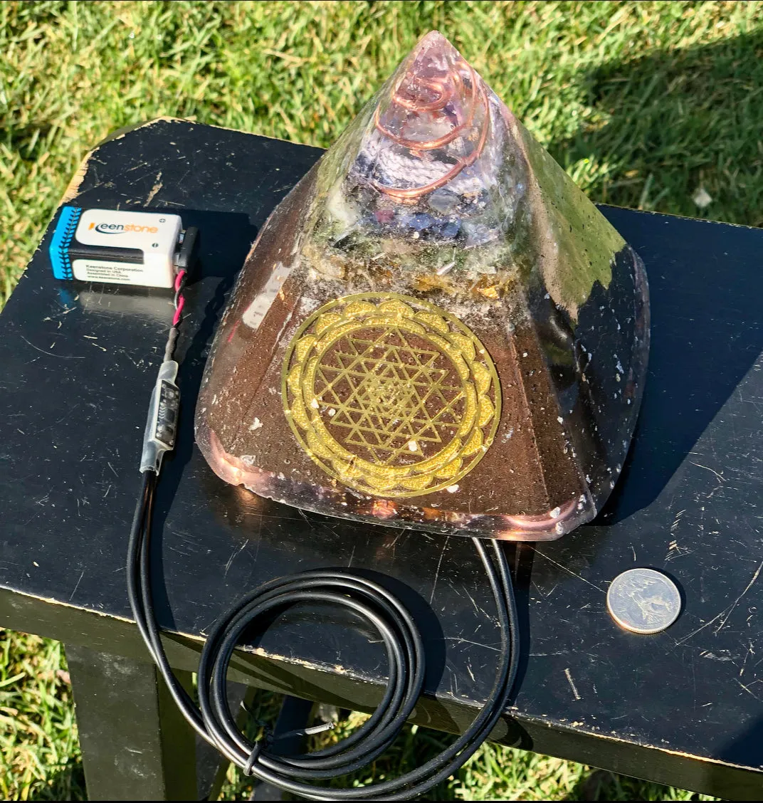 The "Nubian Chakra Equalizer" - 8 Sided, 15Hz or 30k Hz Radionics Orgone Pyramid   Tensor Ring