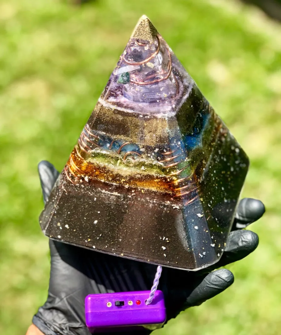 The "Nubian Chakra Equalizer" - 8 Sided, 15Hz or 30k Hz Radionics Orgone Pyramid   Tensor Ring