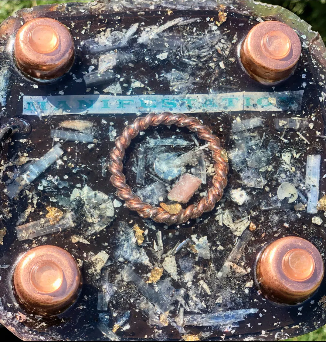 The "Nubian Chakra Equalizer" - 8 Sided, 15Hz or 30k Hz Radionics Orgone Pyramid   Tensor Ring