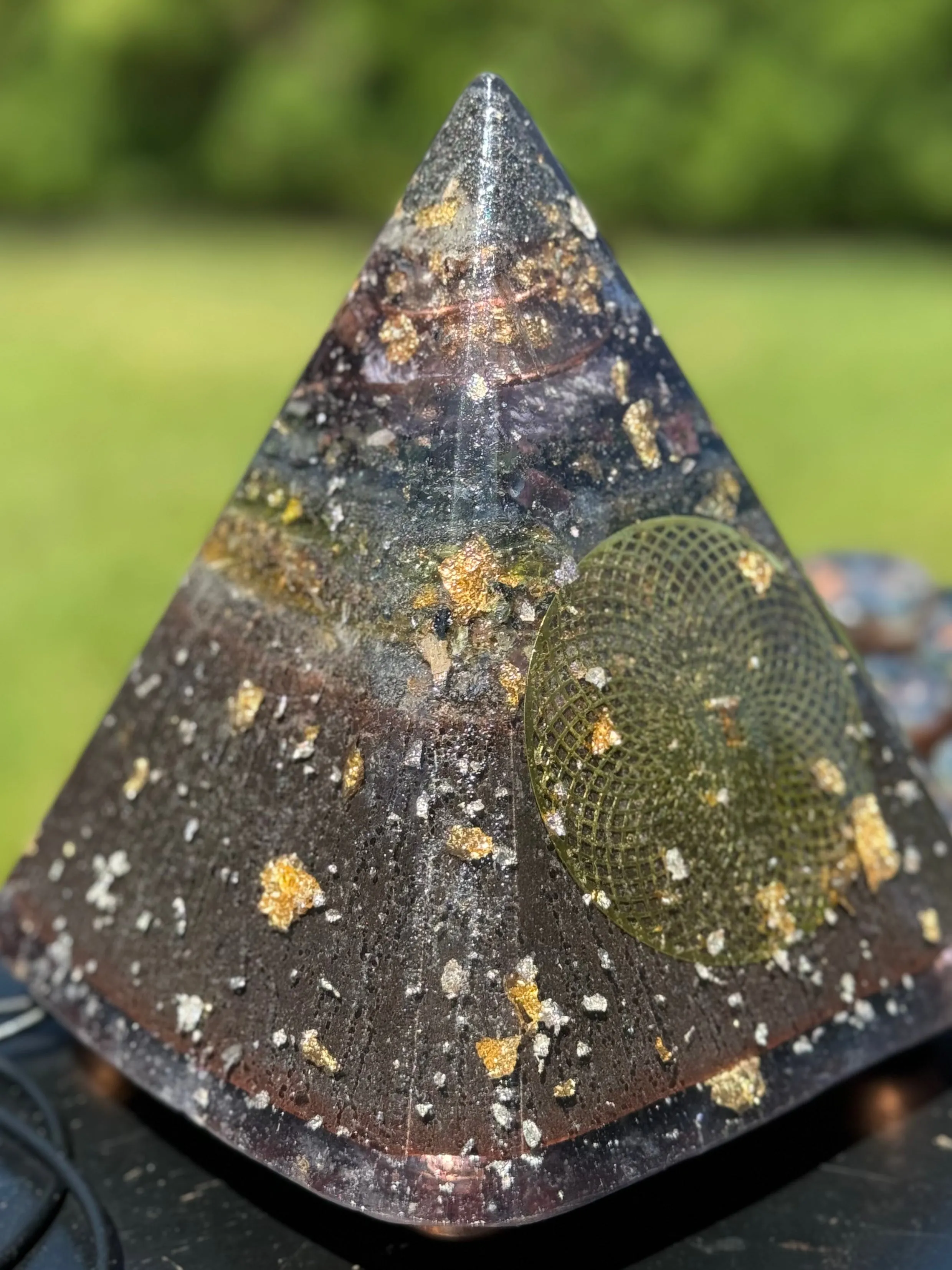 The "Nubian Chakra Equalizer" - 8 Sided, 15Hz or 30k Hz Radionics Orgone Pyramid   Tensor Ring