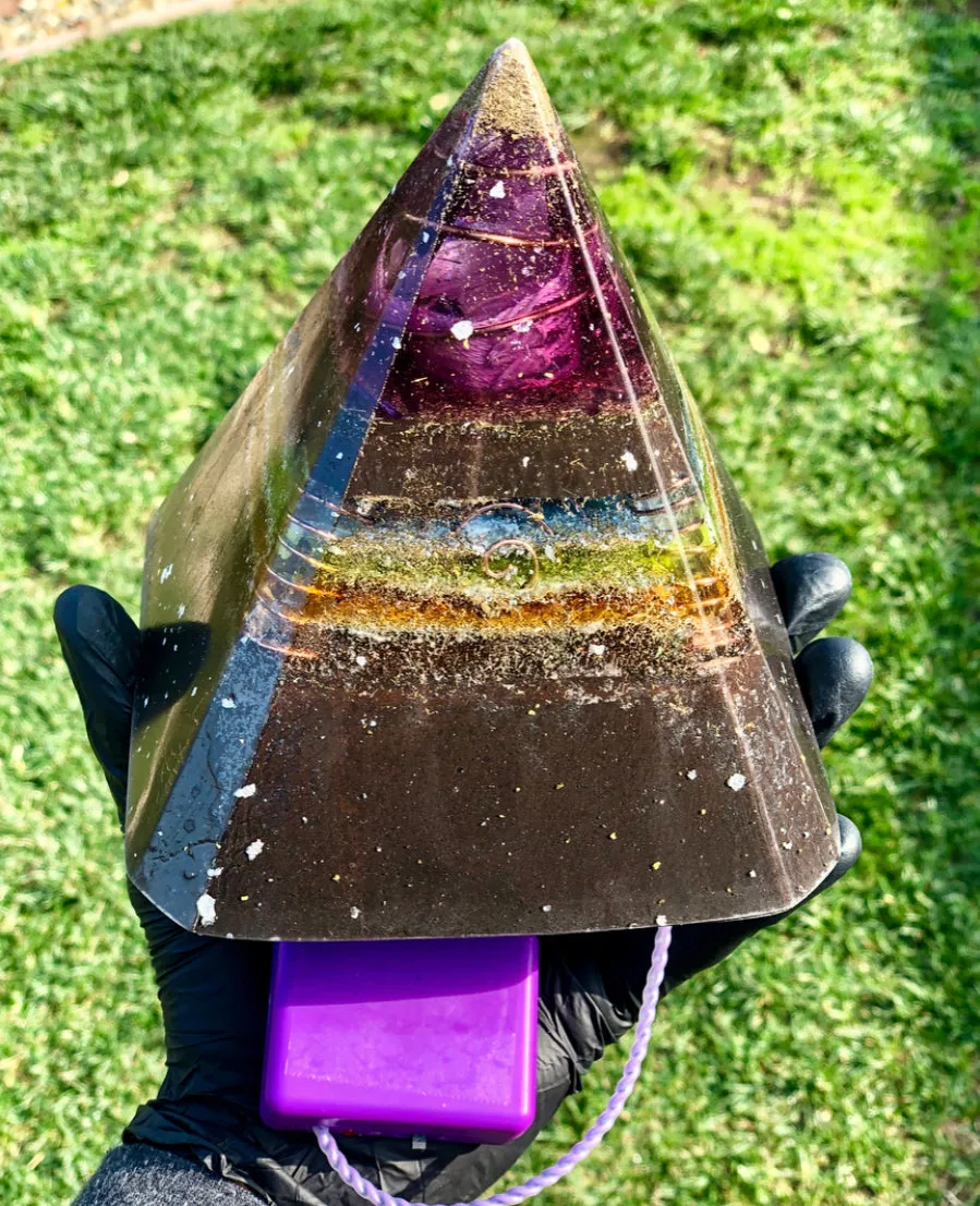 The "Nubian Chakra Equalizer" - 8 Sided, 15Hz or 30k Hz Radionics Orgone Pyramid   Tensor Ring