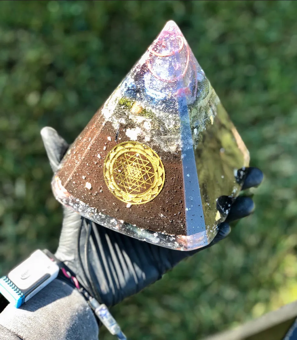 The "Nubian Chakra Equalizer" - 8 Sided, 15Hz or 30k Hz Radionics Orgone Pyramid   Tensor Ring