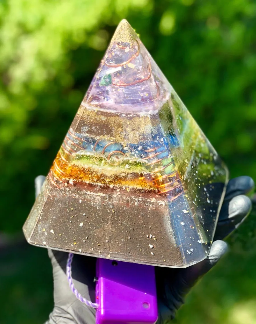 The "Nubian Chakra Equalizer" - 8 Sided, 15Hz or 30k Hz Radionics Orgone Pyramid   Tensor Ring
