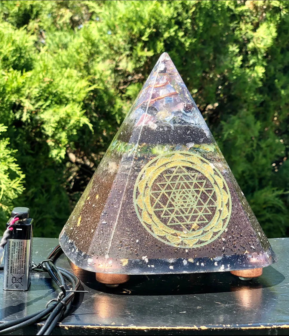 The "Nubian Chakra Equalizer" - 8 Sided, 15Hz or 30k Hz Radionics Orgone Pyramid   Tensor Ring