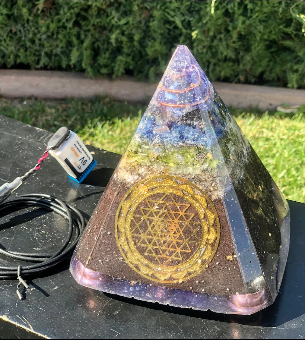 The "Nubian Chakra Equalizer" - 8 Sided, 15Hz or 30k Hz Radionics Orgone Pyramid   Tensor Ring