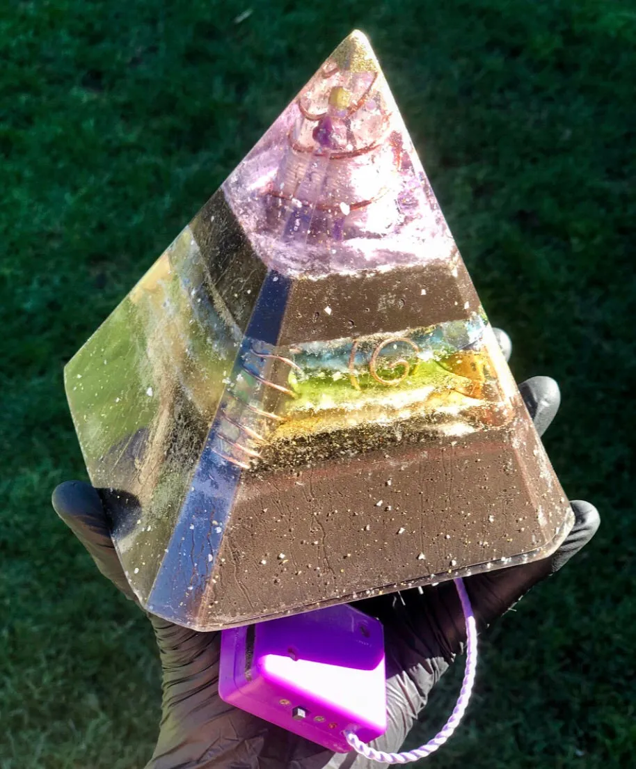 The "Nubian Chakra Equalizer" - 8 Sided, 15Hz or 30k Hz Radionics Orgone Pyramid   Tensor Ring