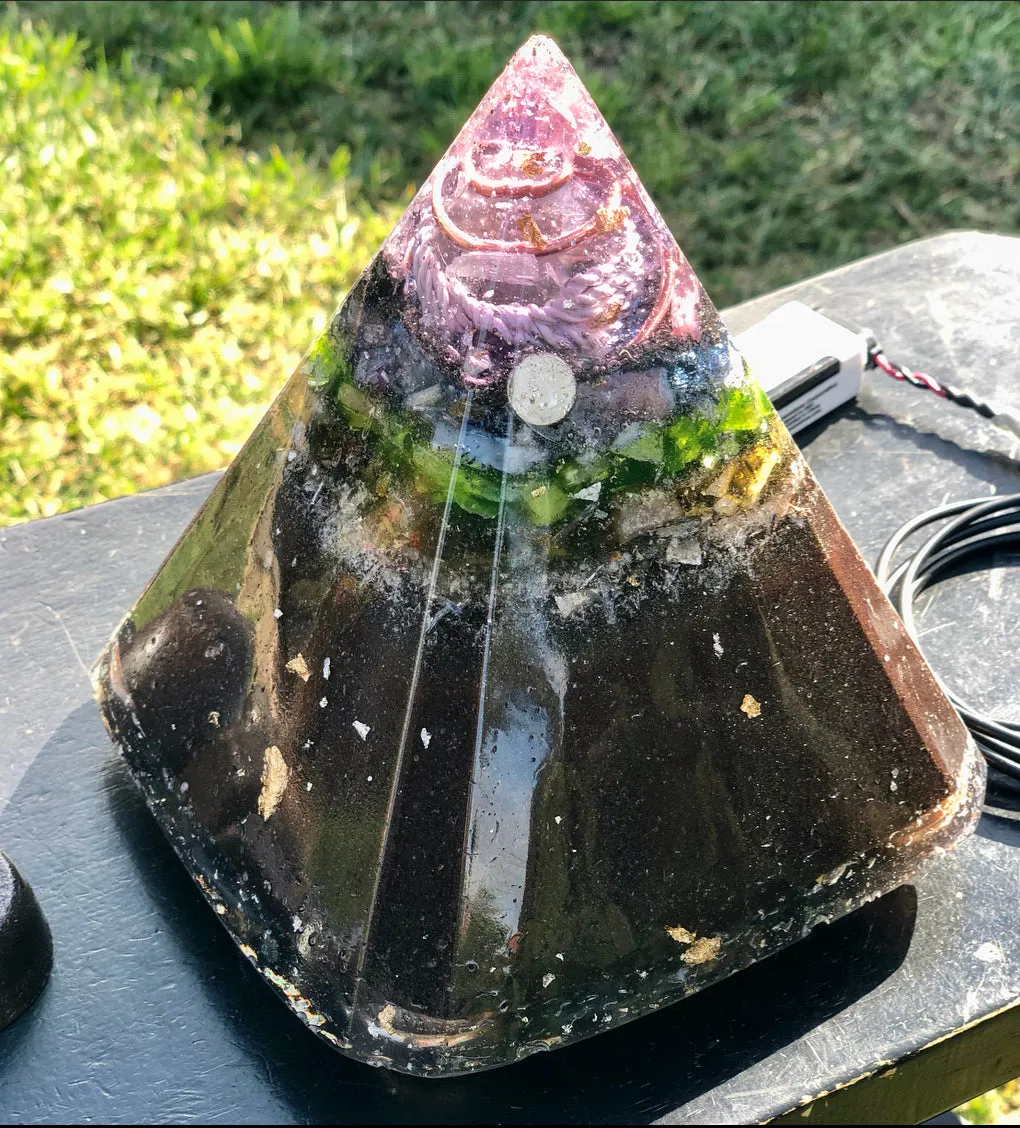 The "Nubian Chakra Equalizer" - 8 Sided, 15Hz or 30k Hz Radionics Orgone Pyramid   Tensor Ring