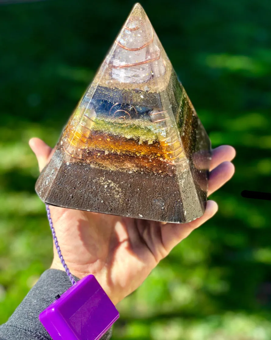 The "Nubian Chakra Equalizer" - 8 Sided, 15Hz or 30k Hz Radionics Orgone Pyramid   Tensor Ring