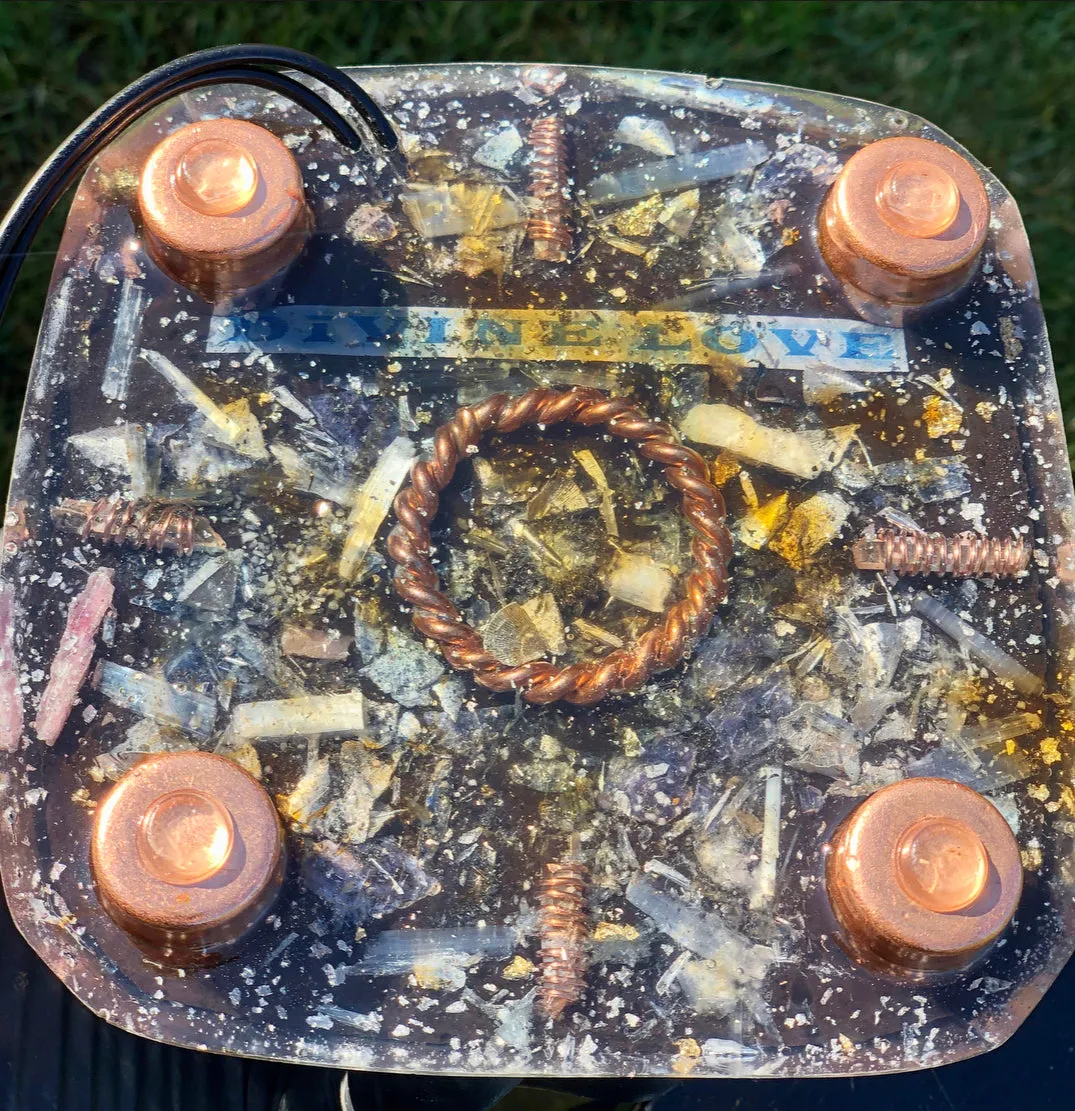 The "Nubian Chakra Equalizer" - 8 Sided, 15Hz or 30k Hz Radionics Orgone Pyramid   Tensor Ring