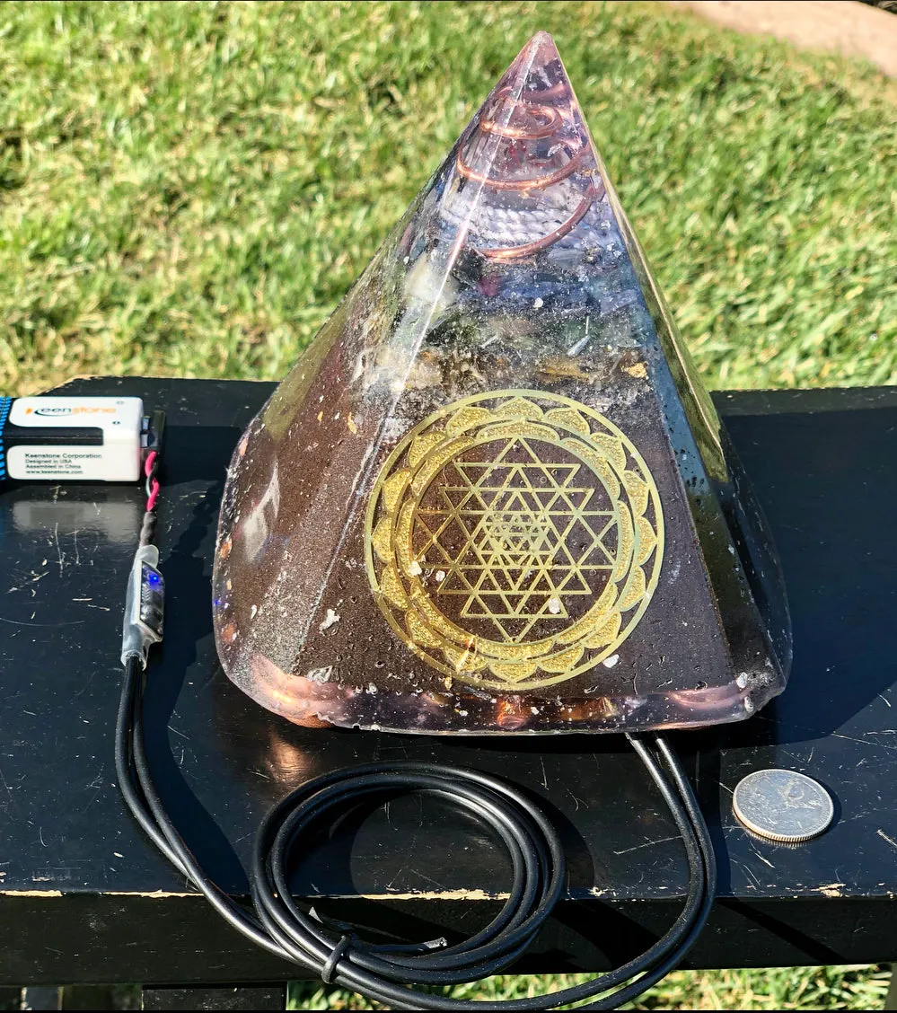 The "Nubian Chakra Equalizer" - 8 Sided, 15Hz or 30k Hz Radionics Orgone Pyramid   Tensor Ring