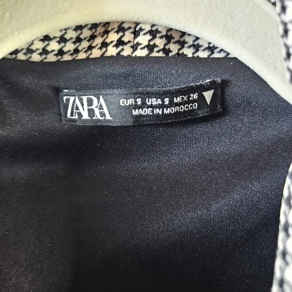 ZARA faux wrap blazer with bling buckle houndstooth print Small 041